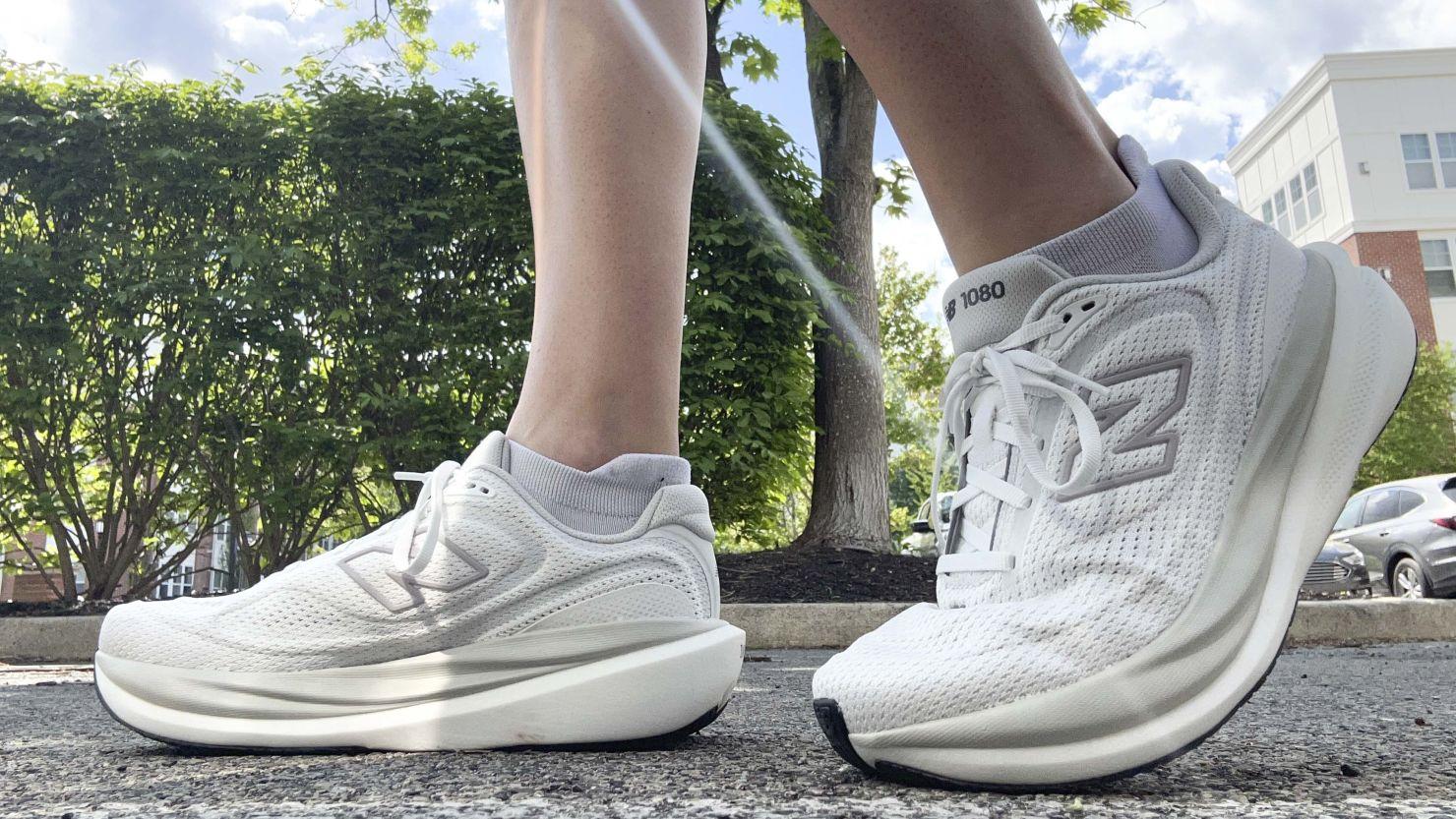 sapatos confortáveis para caminhar na cidade
