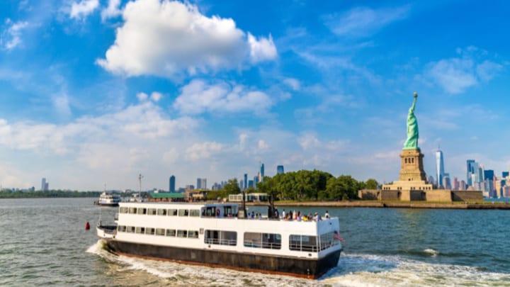 ferry para a Estátua da Liberdade em Nova York