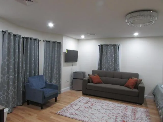Cozy Rooms In Ozone Park